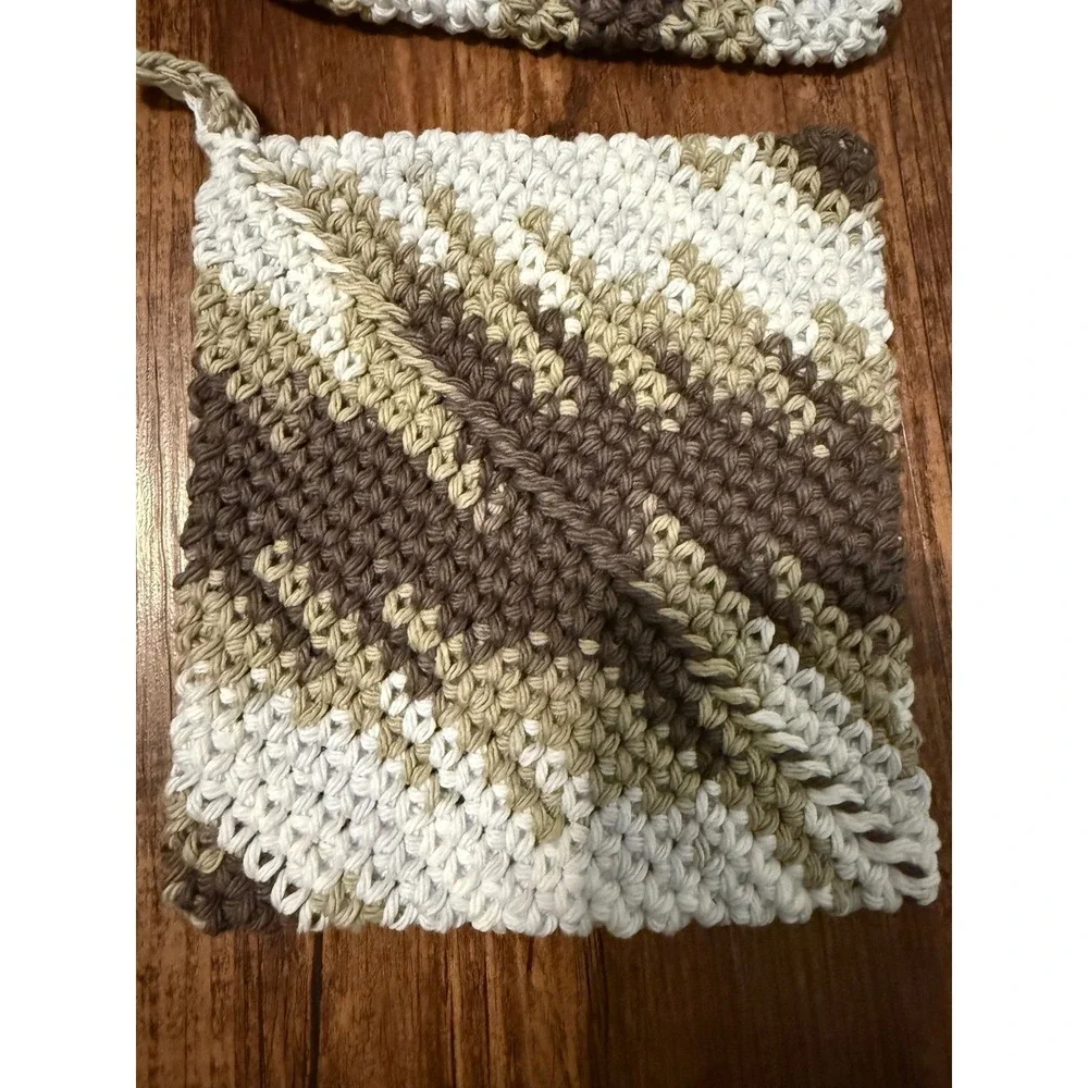 Set of 2 Crochet Hot Pads Potholders  Heat Resistant Rustic Double Thickness New